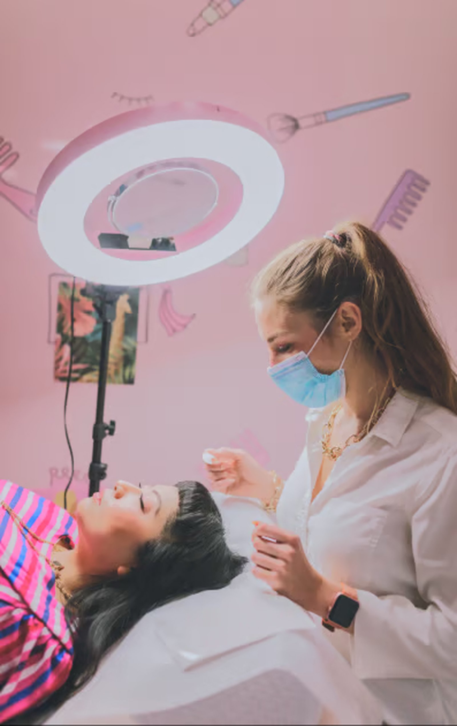 Therapist giving a deep tissue massage in Santa Teresa
